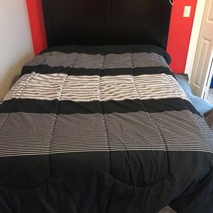 Twin XL dorm bedding set
